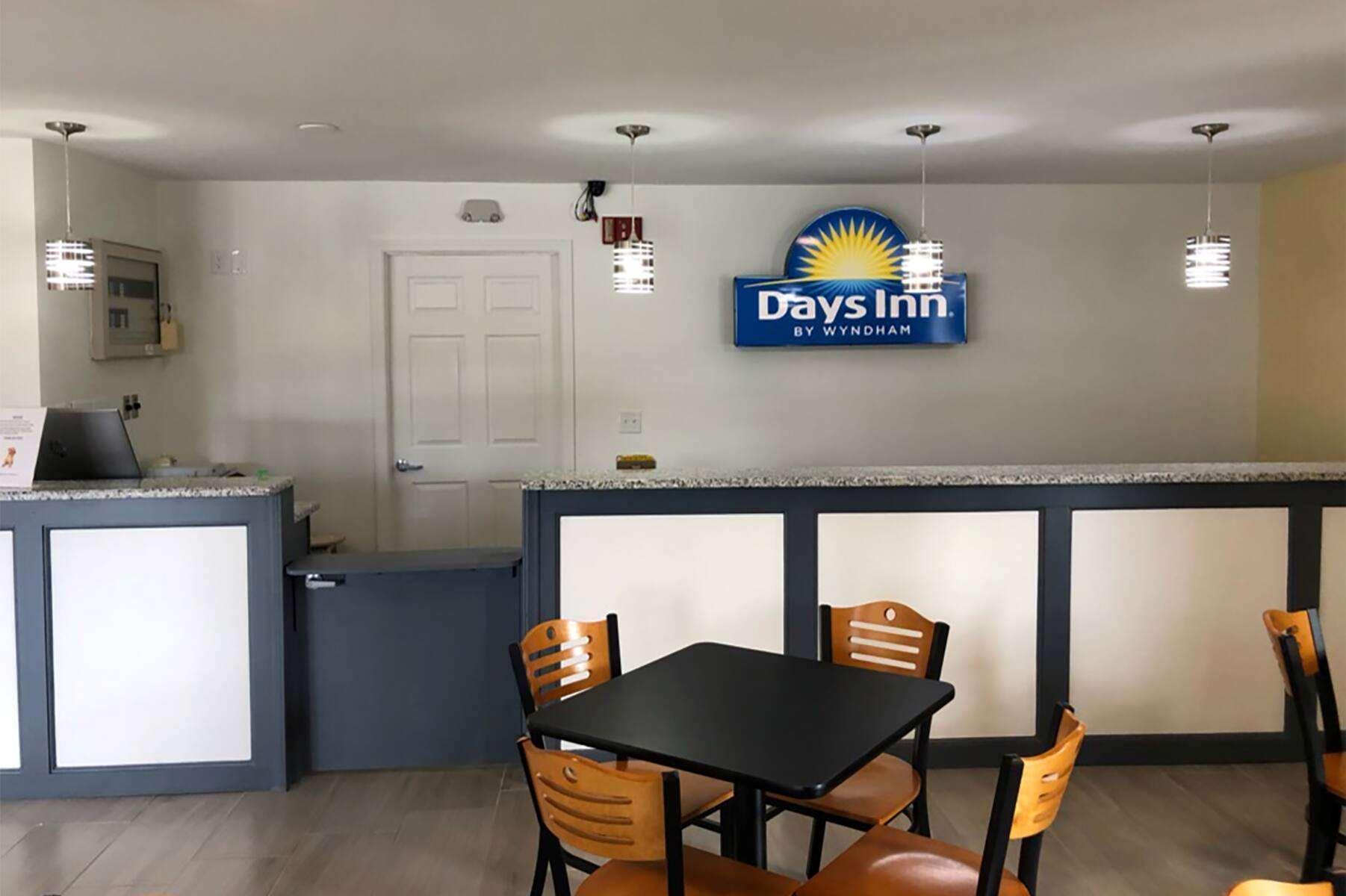 Days Inn By Wyndham Cape Carteret Near Emerald Isle المظهر الخارجي الصورة