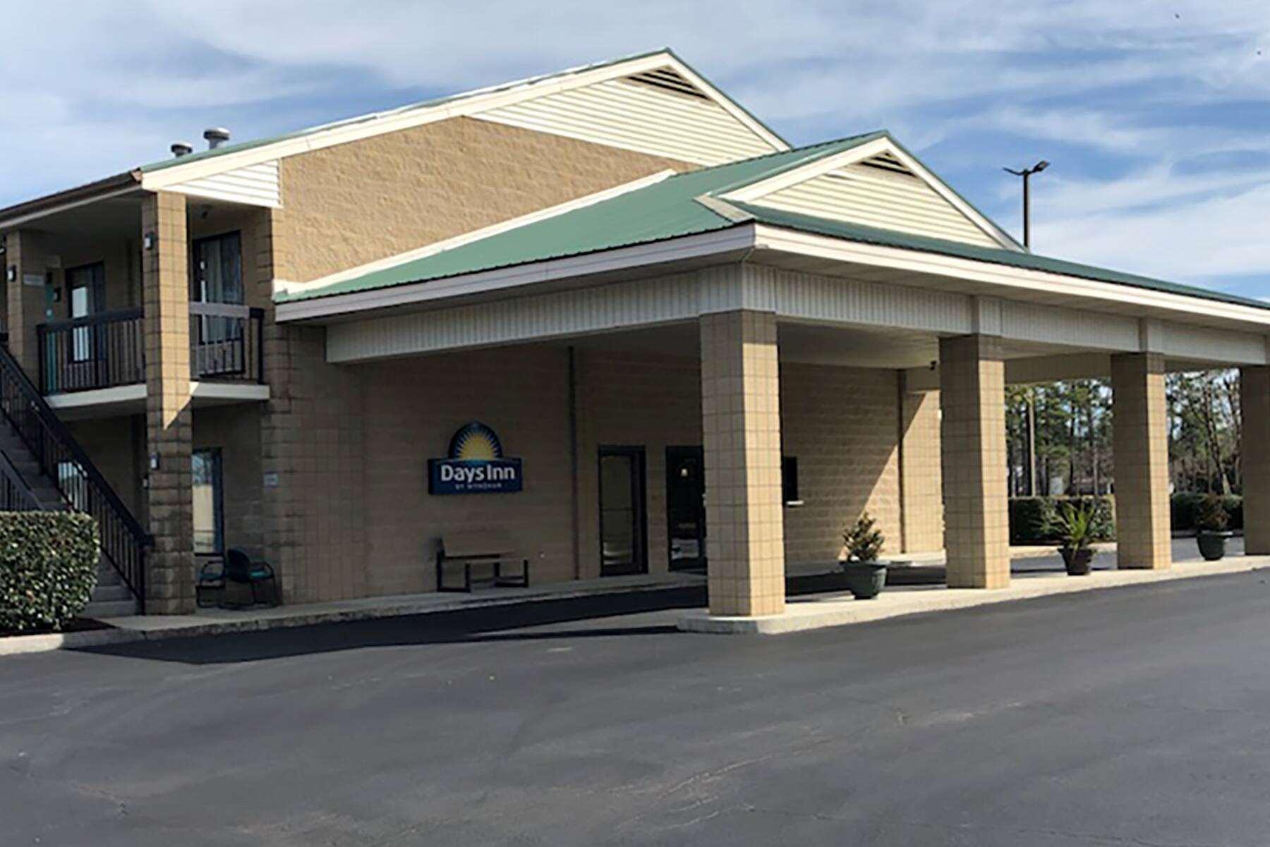 Days Inn By Wyndham Cape Carteret Near Emerald Isle المظهر الخارجي الصورة